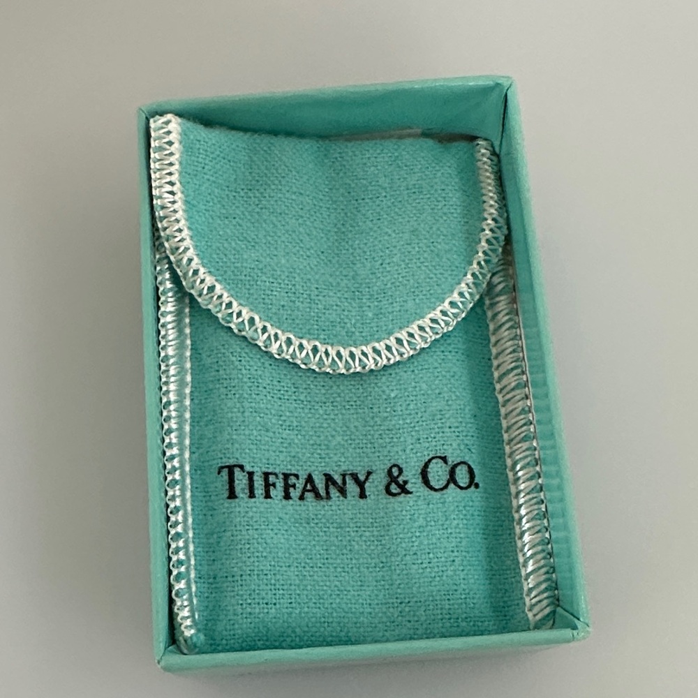 Tiffany & Co. Silver Heart Earrings 100% Authentic - Picture 9 of 10